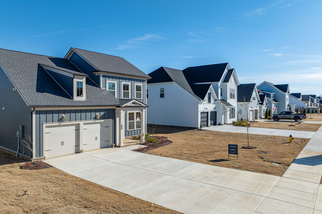 Shelton Square in Murfreesboro, TN - Foto de edificio - Building Photo