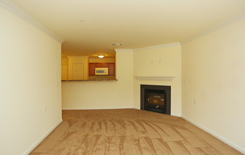 King's Isle Apartments in Mechanicville, NY - Building Photo - Interior Photo