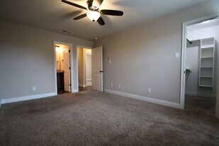 144 Crossbow Ct in Weatherford, TX - Building Photo