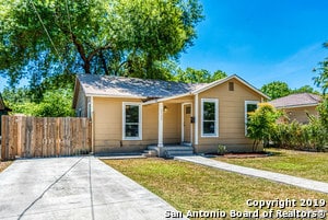2122 W Wildwood Dr in San Antonio, TX - Building Photo - Building Photo