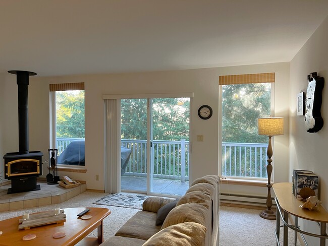 property at 1455 Seacrest Ln