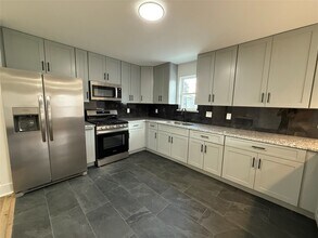 611 N Eastwood St in Houston, TX - Building Photo - Building Photo