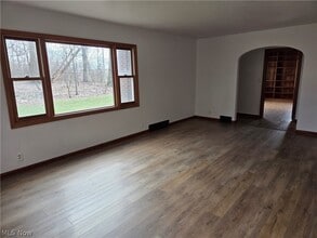 3976 Faircrest St SW in Canton, OH - Building Photo - Building Photo