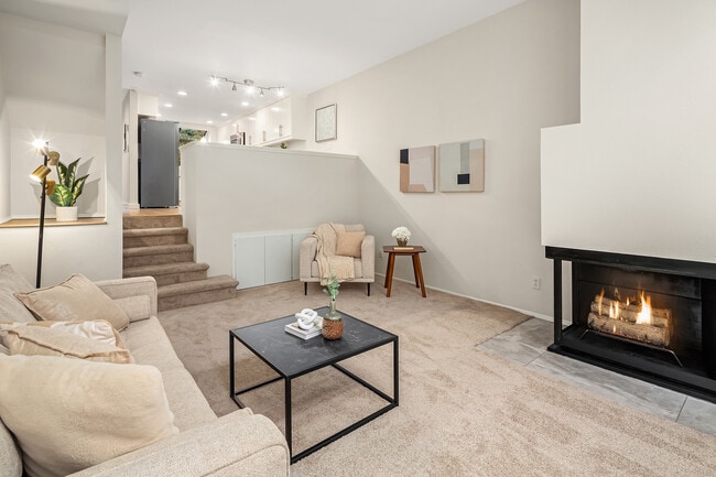 19805 15th Ave NE, Unit #3 in Shoreline, WA - Building Photo - Building Photo