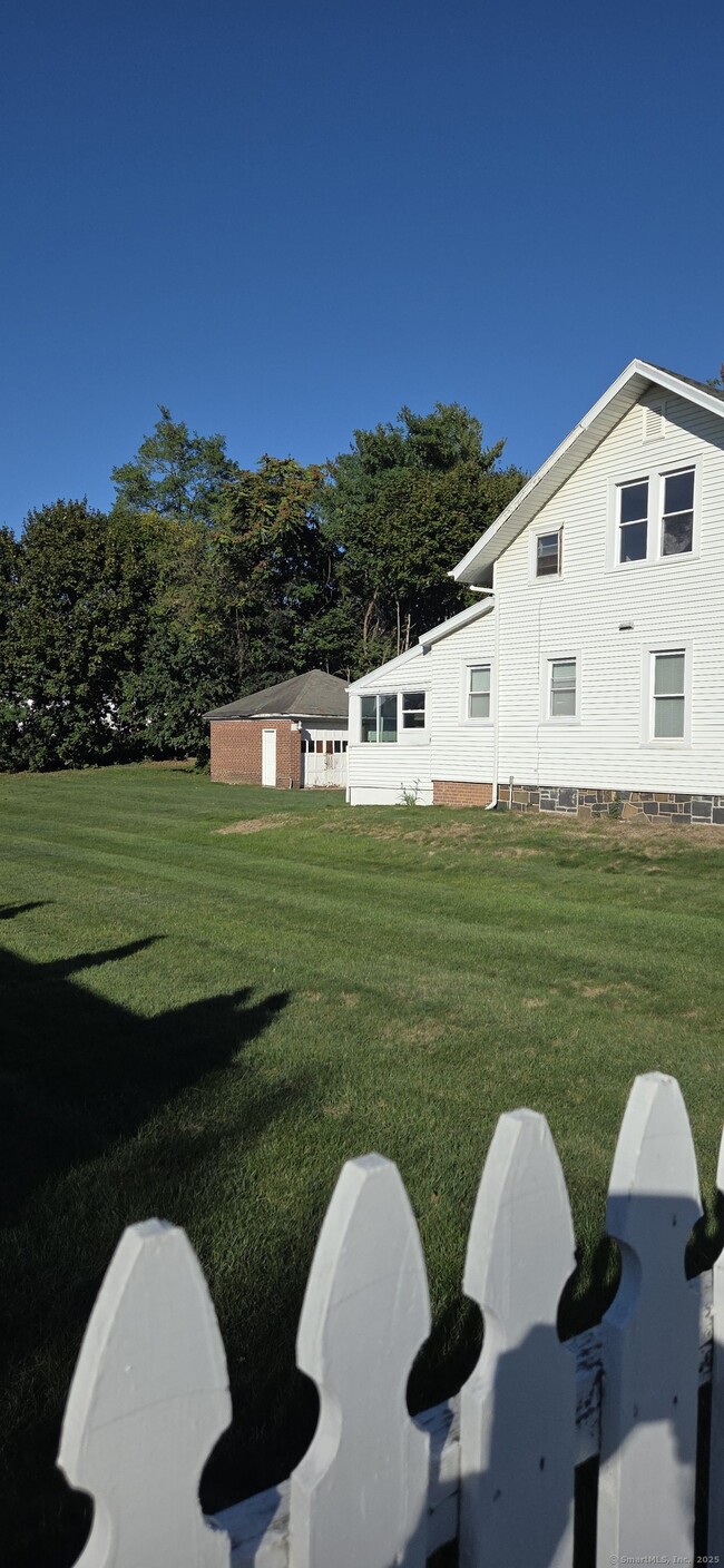 163 Goodrich St in Hamden, CT - Building Photo - Building Photo