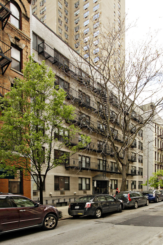 504 E 81st St in New York, NY - Building Photo - Building Photo