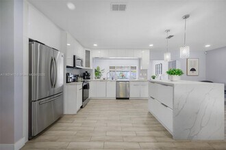 5240 NE 14th Terrace in Fort Lauderdale, FL - Building Photo - Building Photo