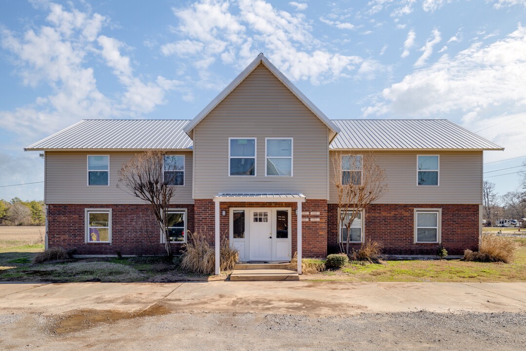 150 LA-135 in Rayville, LA - Building Photo