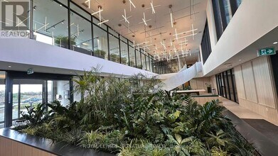 3071 Trafalgar Rd in Oakville, ON - Building Photo - Building Photo