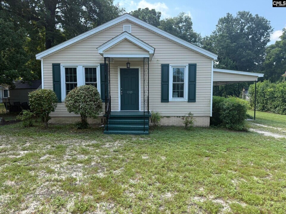 1305 Oakland Ave in Cayce, SC - Building Photo