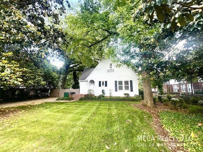 property at 2709 Selwyn Ave