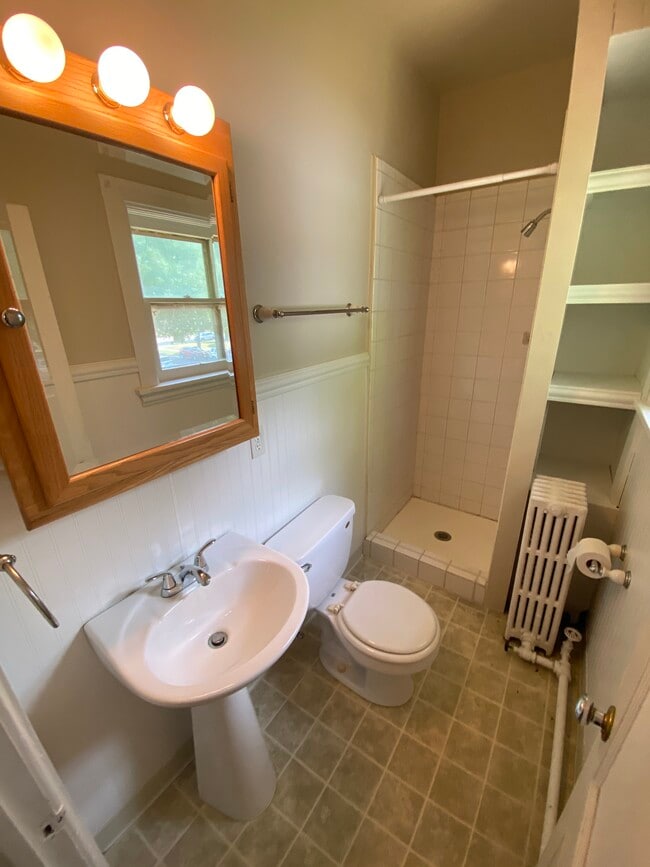 221 8th St S, Unit 4 in La crosse, WI - Building Photo - Building Photo