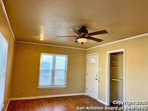 335 Saratoga Dr in San Antonio, TX - Building Photo - Building Photo