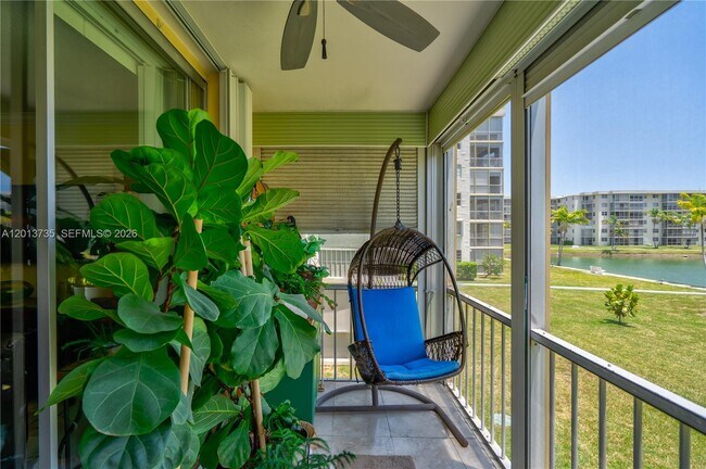 2851 Leonard Dr in Aventura, FL - Building Photo - Building Photo