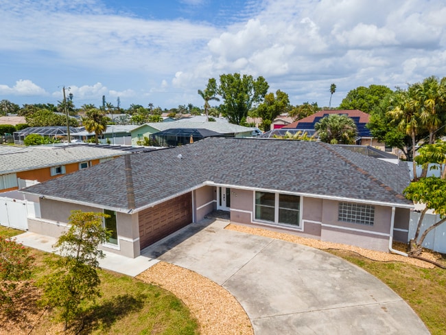 227 SE 45th Terrace in Cape Coral, FL - Building Photo - Building Photo