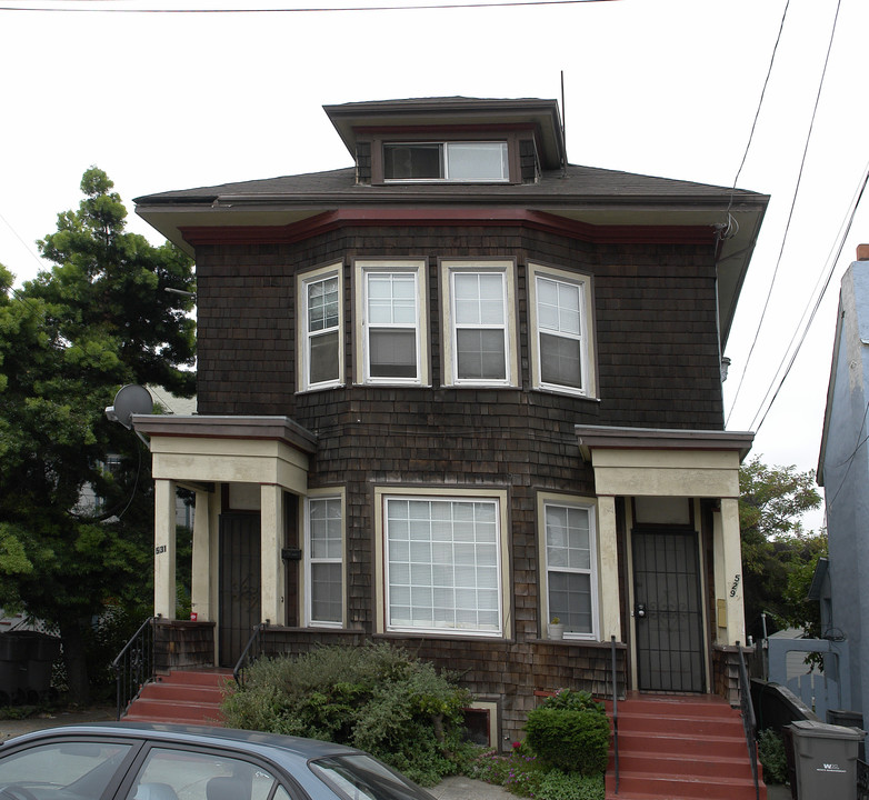 529 E 19th St in Oakland, CA - Foto de edificio