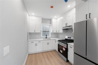 735 Broadway in Pawtucket, RI - Building Photo - Building Photo