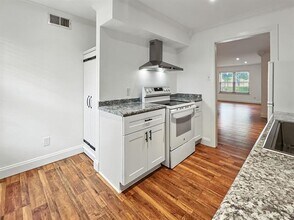 7718 Royal Ln in Dallas, TX - Building Photo - Building Photo