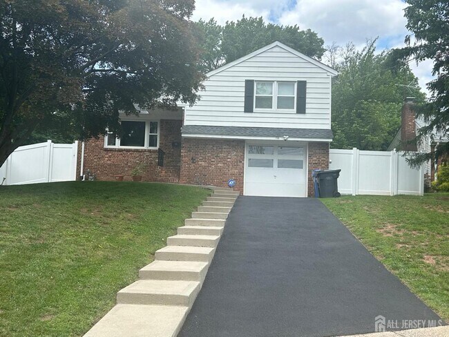 116 Oakland Ave in Metuchen, NJ - Building Photo - Building Photo