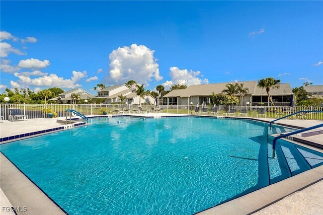 6226 Timberwood Cir in Ft. Myers, FL - Building Photo - Building Photo
