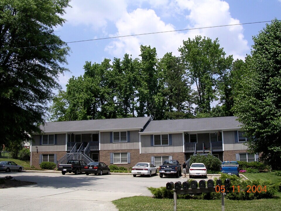 703 S Chapman St in Greensboro, NC - Building Photo