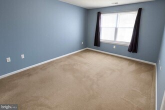 18300 Streamside Dr in Gaithersburg, MD - Building Photo - Building Photo