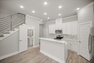 5626 Tommye St-Unit -Unit A in Houston, TX - Building Photo - Building Photo