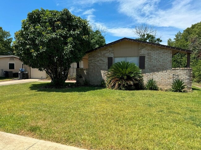 1005 Vly Frg Dr in Schertz, TX - Building Photo - Building Photo