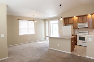 2107 Grays Peak Dr in Loveland, CO - Building Photo - Building Photo