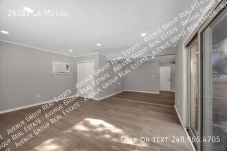 26261 La Muera St in Farmington Hills, MI - Building Photo - Building Photo