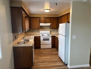 1016 Swingwood Dr NE in Keizer, OR - Building Photo - Building Photo