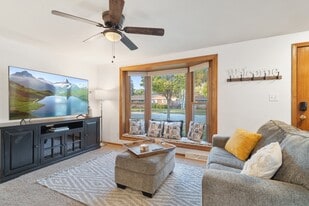 1253 Roscoe St in Green Bay, WI - Building Photo