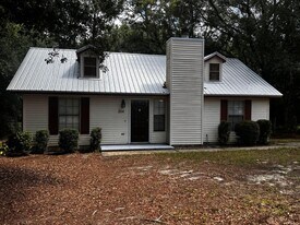 358 John King Rd in Crestview, FL - Building Photo