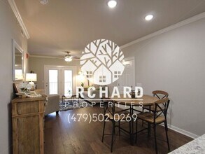 1900 E Brookview Cir in Siloam Springs, AR - Building Photo - Building Photo