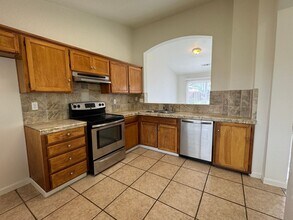 1637 Terra Vista Ln in Stockton, CA - Building Photo - Building Photo