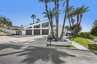 275 S Owens Dr in Anaheim, CA - Building Photo