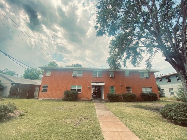 9006 Ilona Ln