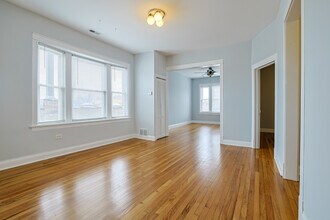 4413 W Montrose Ave in Chicago, IL - Building Photo - Building Photo