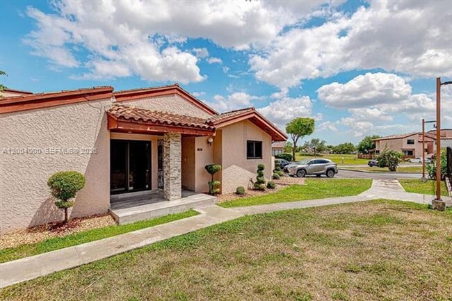 740 NW 105th Pl in Miami, FL - Building Photo - Building Photo