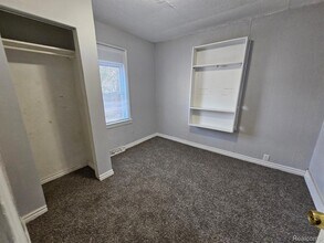 6828 Meadow Ave in Warren, MI - Foto de edificio - Building Photo