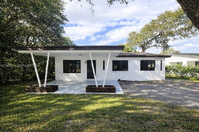 6849 SW 12th St in Pembroke Pines, FL - Building Photo - Building Photo