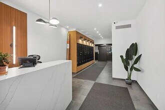 211 Thompson St in New York, NY - Building Photo - Building Photo