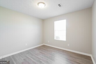 35 Summer Breeze Ct in Covington, GA - Building Photo - Building Photo