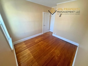 121 Irving St in Fall River, MA - Building Photo - Building Photo