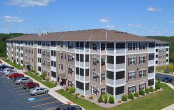 Summit Ridge Luxury Apartments in Duluth, MN - Building Photo - Building Photo