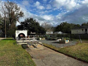 151 Richland Ave in Baton Rouge, LA - Foto de edificio - Building Photo