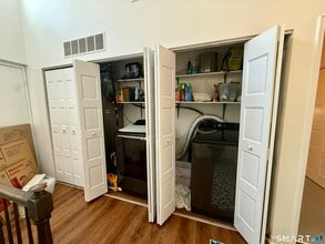 85 Ledgebrook Dr in Norwalk, CT - Building Photo - Building Photo