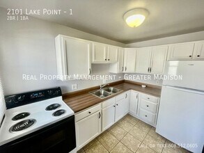 2101 Lake Point Dr in Madison, WI - Building Photo - Building Photo