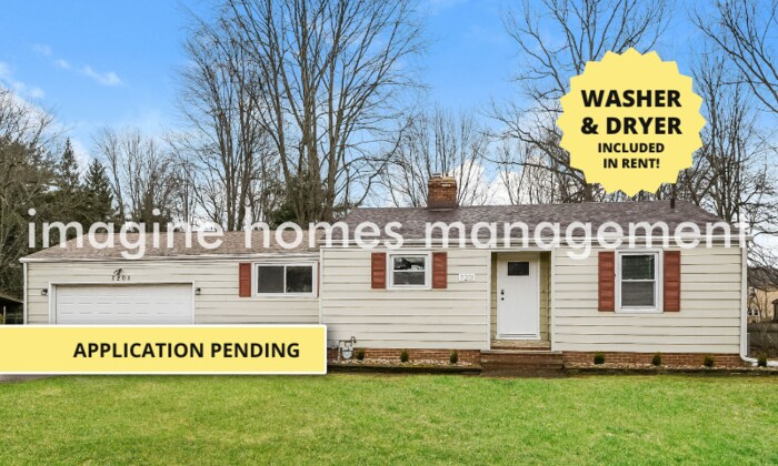 7201 SOM Center Road in Solon, OH - Building Photo