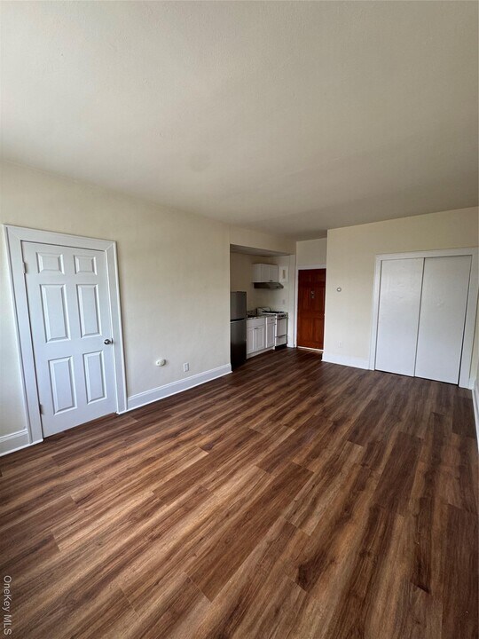 2a Somerset Ave in East Islip, NY - Foto de edificio
